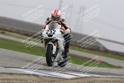 media/Nov-29-2025-TrackDaz (Sat) [[10ae2d9bce]]/B Group/Session 4 (Wheelie Bump)/